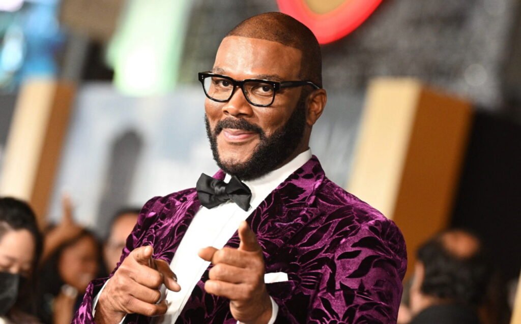 Tyler Perry’s Attempt To Pay TSA Workers Not Cleared for Takeoff